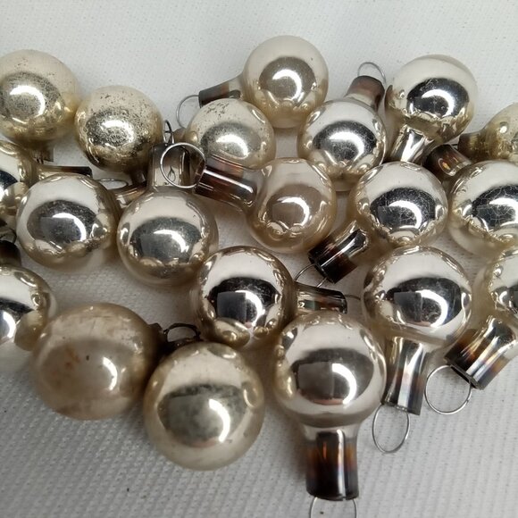 MCM Christmas Ornament Set Of 20 Feather Tree Silver Glass Shiny Brite 1950s - Picture 7 of 9